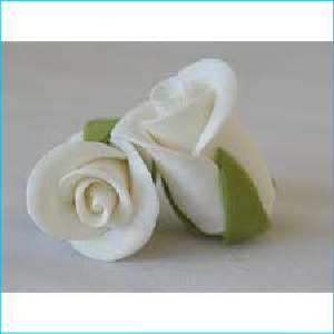 Sugar Flower White Rose Bud & Leaf 2.5cm