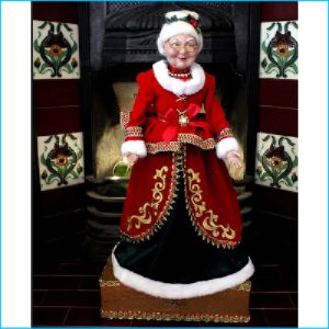 Mrs S. Claus on Box 70cm XX7283